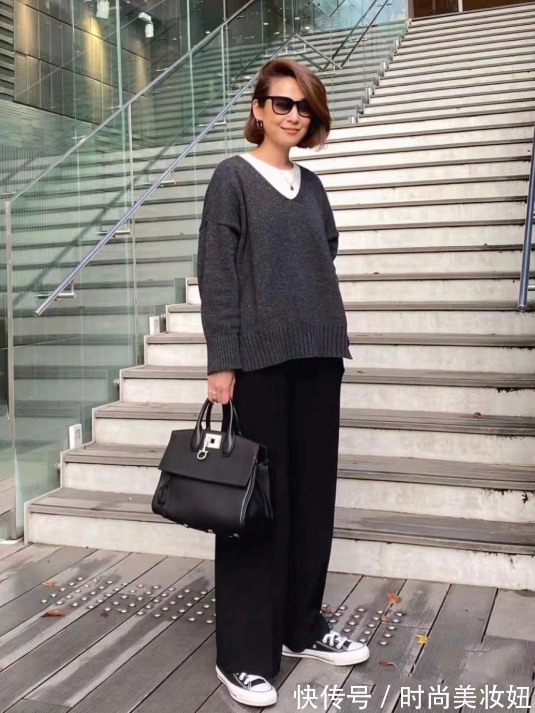 气质 真正见过世面的女人,穿衣都喜欢“极简风”,显气质又优雅高级