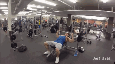 哑铃卧推|经典胸背超级组训练，最大化增肌训练效果