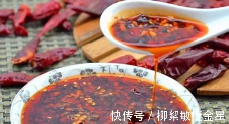炸辣椒油，最忌直接泼油，教你2个技巧，香辣不发苦，拌啥都好吃！