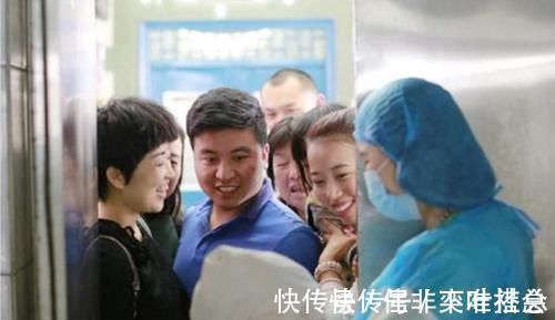 分娩|宝妈产房内分娩,5岁女儿独自在门外等待,孩子的话让人哽咽了