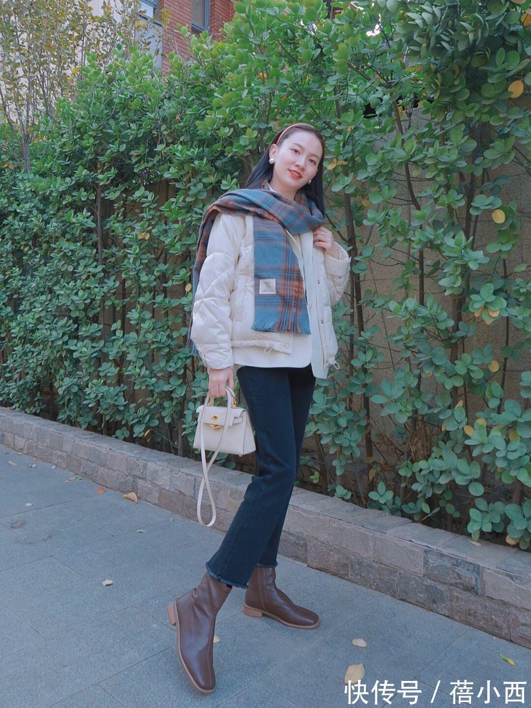 天蓝色|冬季赶时髦也不能忘了保暖,分享4款实用“羽绒服”,适合普通人