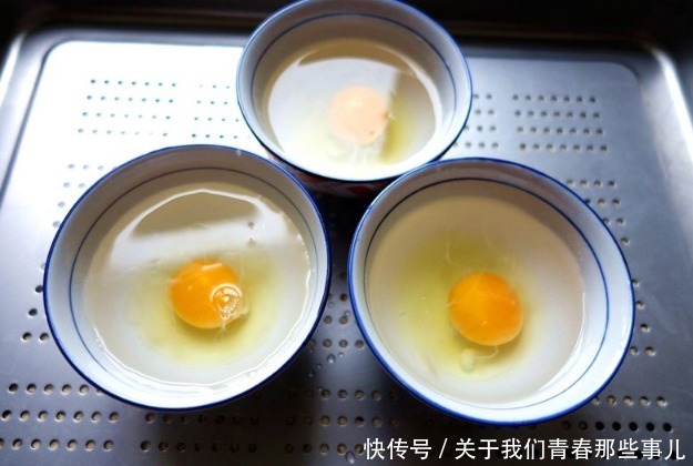 完整|煮荷包蛋,等水开下锅是大错!牢记5个技巧,完整又圆润,不散花
