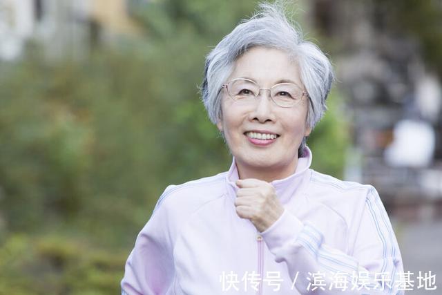 外八字|每天坚持走路锻炼的人,最后怎么样了?恭喜你,6种病被挡住了