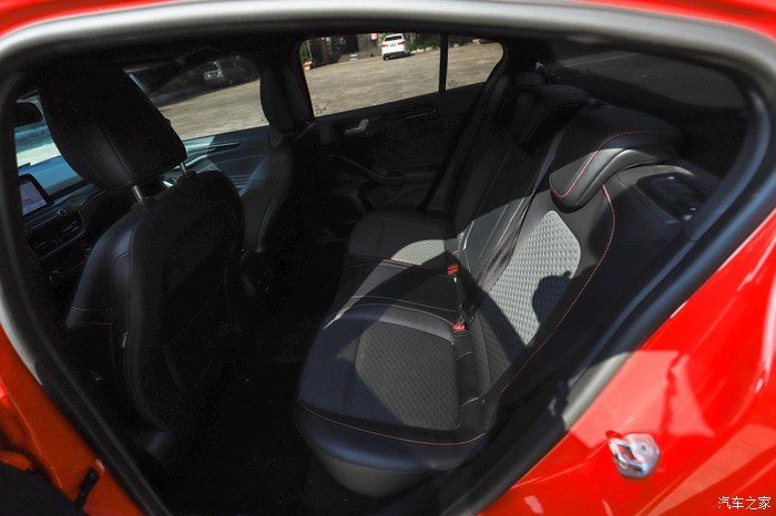 奶爸|准奶爸的座驾福克斯ST-line，颜值与性能齐飞