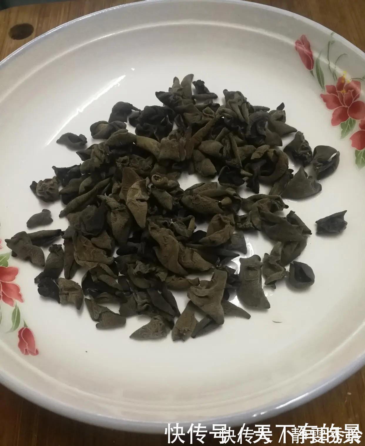 减肥|店主教你：素3鲜馅饺子，1把木耳3个鸡蛋，营养又减肥，真好吃