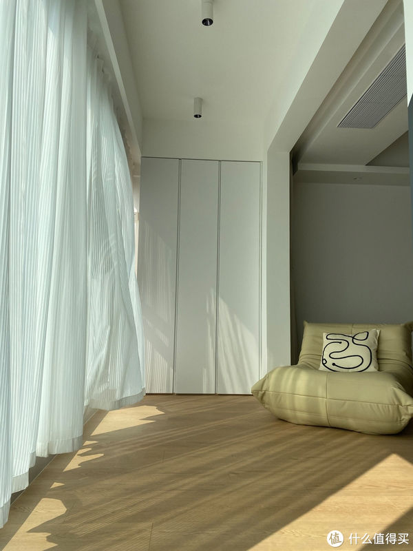 家装|武汉一对夫妻,花1年时间把家装成了极简风,还没入住就被吐槽了