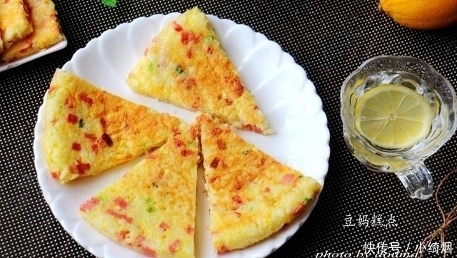 从准备到开吃,5分钟足够,这早餐饼营养全,我家一周至少做2次