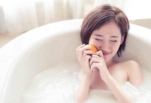 月经期间|女性月经期间不可以洗头？医生提醒：真正要少做的是这5件事