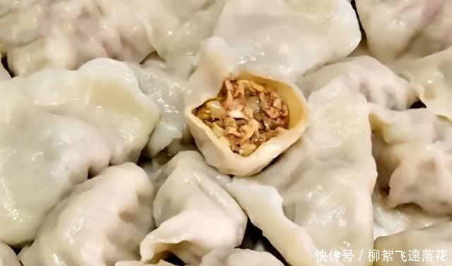 馅料|冬天,我家常吃这馅料饺子,馅料鲜美又多汁,上桌全家抢着吃