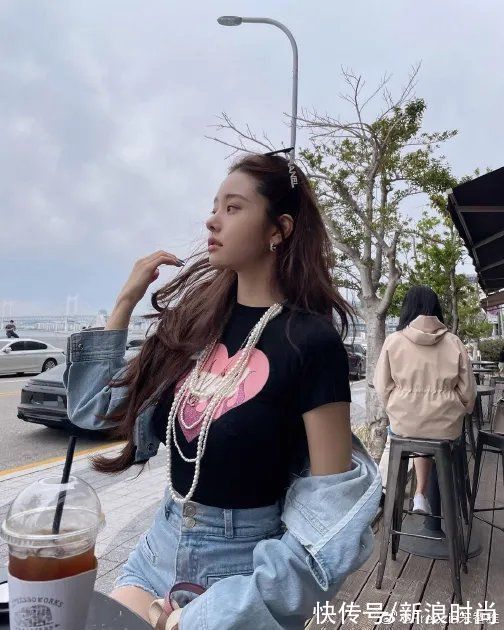 《单身即地狱》爆火的塑料脸奶凶猫系宋智雅 凭什么？