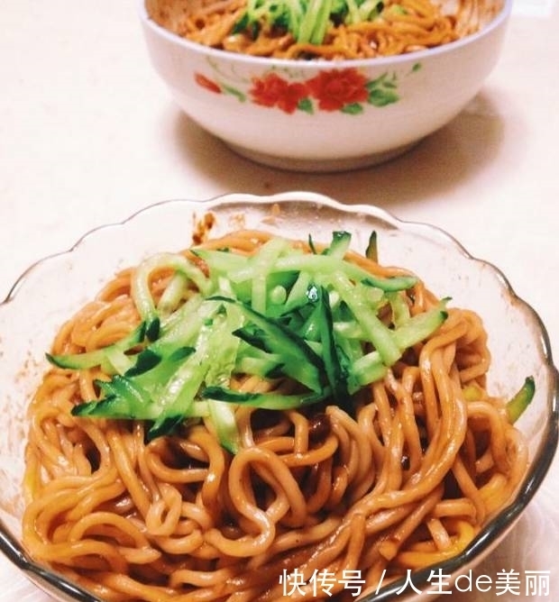 好吃|炸酱面最正宗做法,好吃又简单,老公直呼过瘾!