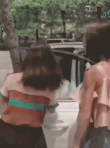 |搞笑GIF:你永远不知道 女生为了减肥对自己有多狠