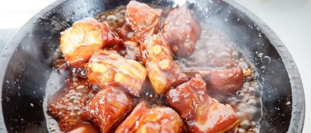 家常版糖醋排骨,这样做出来,大人小孩都喜欢吃