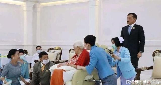 长发|诗丽吉嫡孙女剪掉十年长发换短发,清纯模样像极了奶奶,美得惊艳