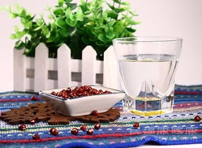 红豆的功效 想不到这种食物能够消肿