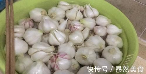 正宗的糖醋蒜的配方是什么,如何做的好吃入味?