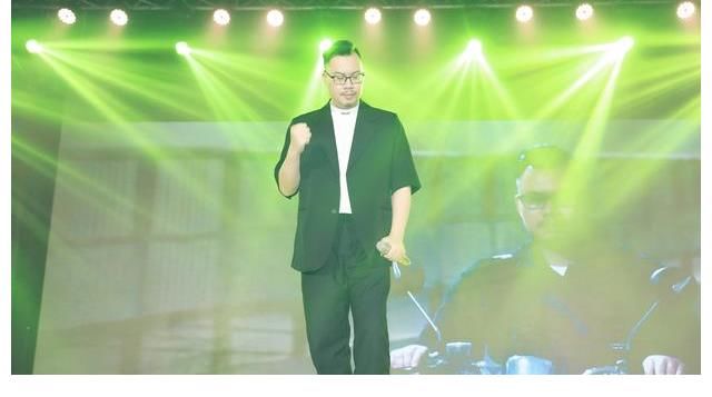 刘小生|《欢唱中华情》2022春晚发布会暨品牌秀圆满成功