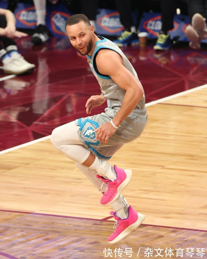 阿迪 东方力量闪耀全明星!老詹换了三双鞋,阿迪太惨,UA是最大赢家?