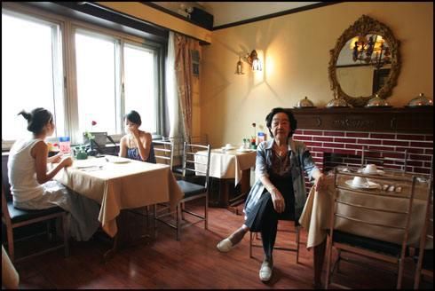 袁家倜|袁世凯的孙女，买东西不带钱，出门带保镖，年过八旬还在开西餐厅