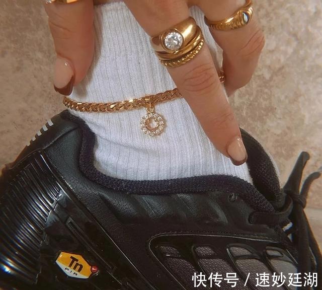 贝壳帽|大肠发圈、鲨鱼夹又过时了?这4款神仙好物才是真洋气