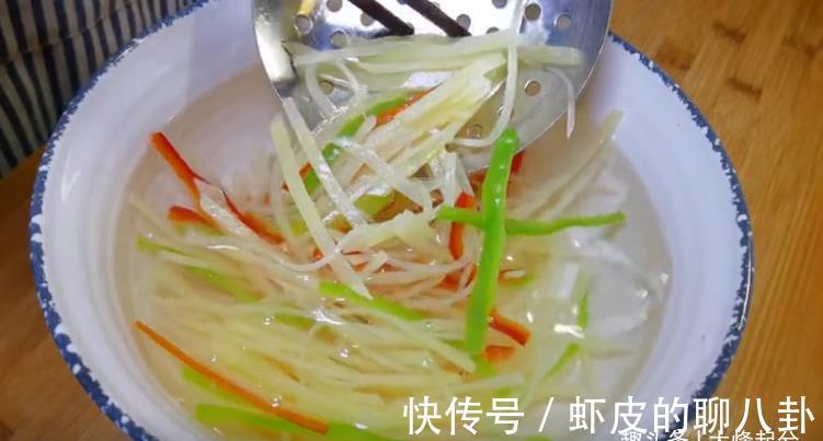 凉拌土豆丝|凉拌土豆丝，爽口开胃，下酒又下饭，做法超简单