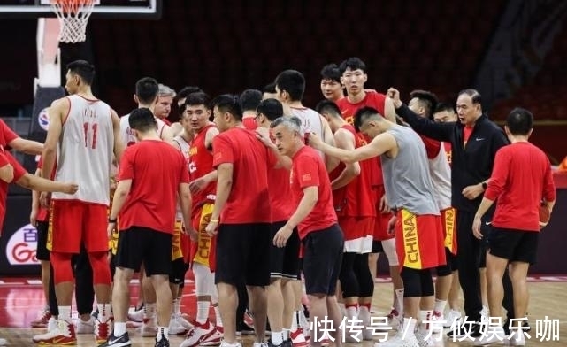 丁彦雨航|8中1,4中1!姚明观战就掉链子?别说冲击NBA了,先超过丁彦雨航