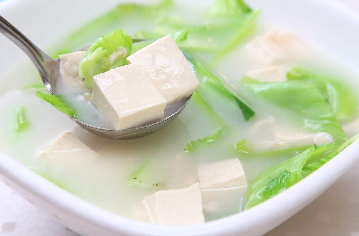 笔者|农村这种野草，被称作“癌草”，价值很珍贵，用来炖豆腐是一绝