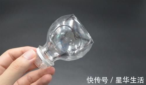 扫把上套个塑料瓶,放在家里特别实用,一年能省不少钱,涨知识了