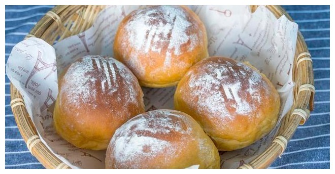 红薯最好吃又简单的做法，打入2个鸡蛋，不用加水，出锅金黄诱人