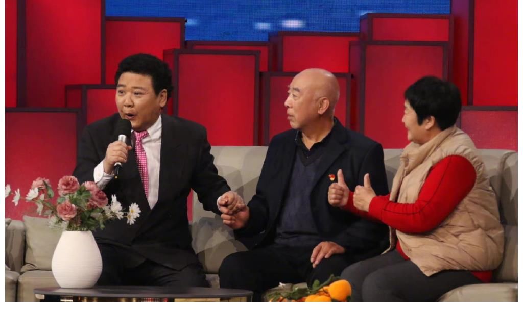 央视《向幸福出发》再改版,节目名称换了,元老级女主持周宇回归