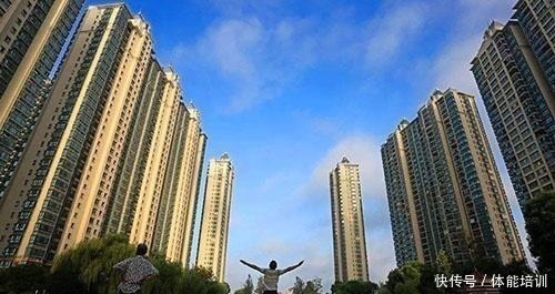 买房|据守北平的傅作义将军起义前,曾经放走了3位高级将官,都有谁