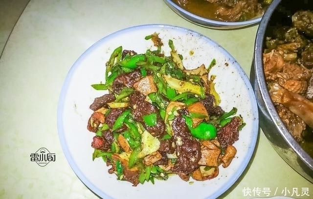 农村人待客就是实在,7个菜全是大碗装,9个人都没吃完!