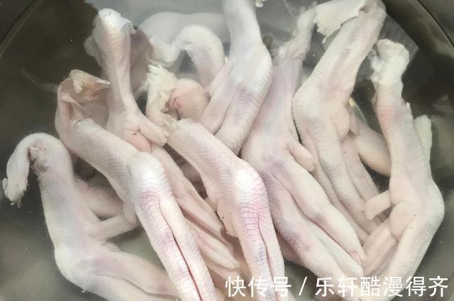 失误|泡椒鸭爪零失误做法分享 酸辣脆爽舌尖上的美味