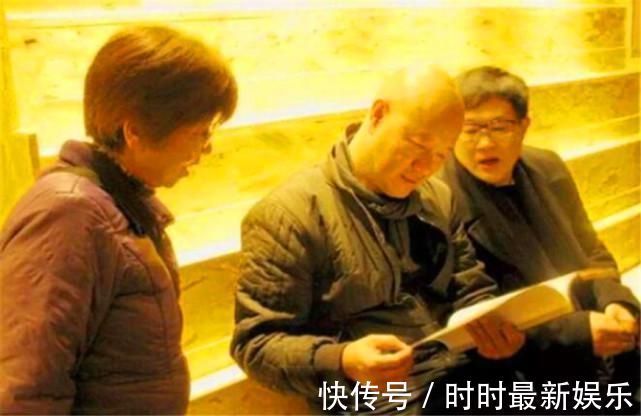 画作!他画了一只鸟拍卖25万,网友质疑不如小学生,专家:重点在鸟眼睛