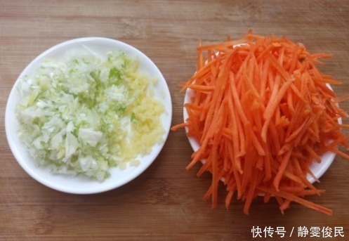 这才是萝卜丸子的传统做法,外酥里嫩,不加一滴水,凉了也不会硬