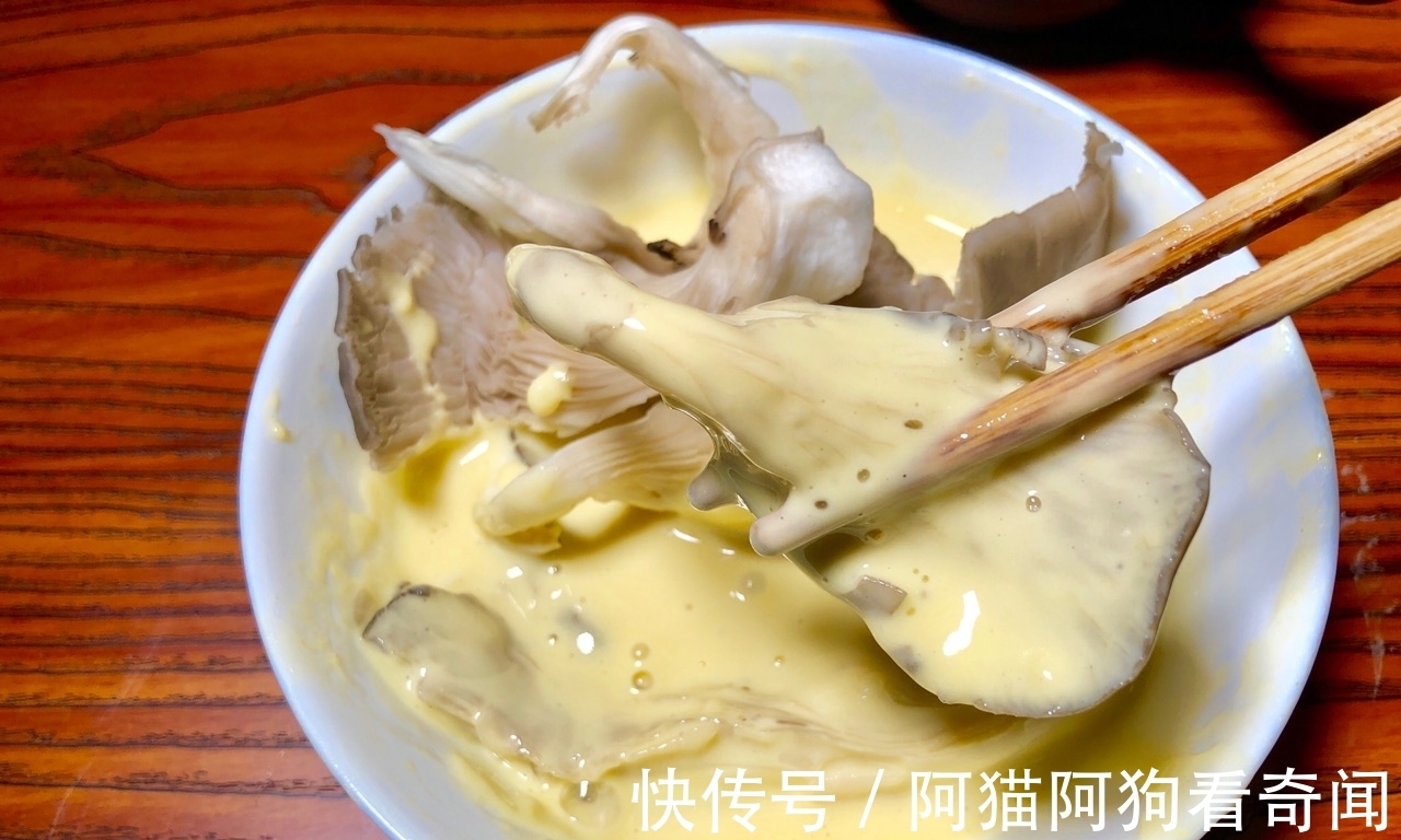 面糊|炸蘑菇时,不要直接下锅炸,多加一步,口感又香又脆不回软