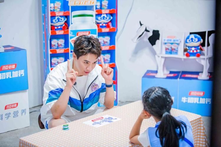 安安|《不要小看我》亲子日看家庭互动模式 双向流动的爱温暖荧屏