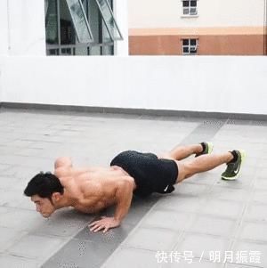 腹肌|健身100天，他从大肚腩到8块腹肌的转变，就问你能坚持几天