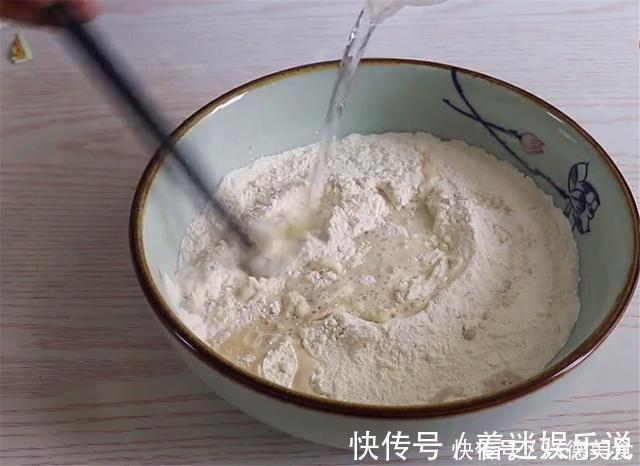 发面饼最简单的做法，松软可口还不硬，比馒头好吃多了