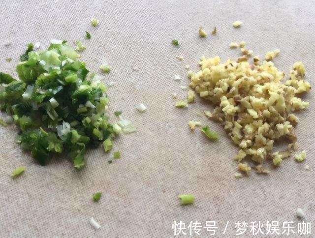 味道|萝卜包饺子时,用盐杀水还是下锅炒干?教你1招,味道鲜还不出水