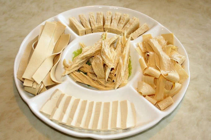 添加剂|4类素菜热量超高,比荤菜更易发胖,吃一顿毁一天,难怪有大象腿