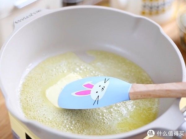 自制零食 篇一：用了多年的牛轧饼干配方，拉丝效果杠杠的