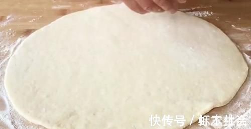 早餐|早餐不要出去买了,面粉里加1个鸡蛋,筷子一搅,2分钟就能吃