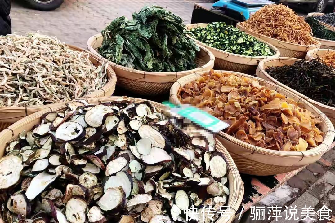 入秋后趁着太阳大,6种豆多晒点,晒好冬天没菜时拿出来炖肉特香