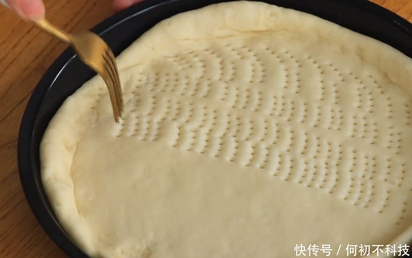 想吃披萨不用出去买,自己在家做,15块钱成本,做一次吃半月不坏