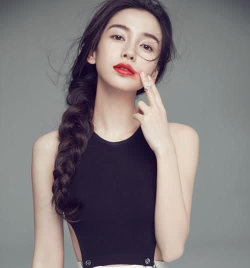 发际线|发型师透露:女生这3种发型留久了,发际线会易上移,赶紧换了吧