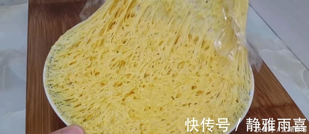 南瓜又出新吃法，不用油炸，比面包馒头做法简单，比南瓜饼还好吃