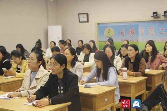 铸魂|为学生思想铸魂 实验二小开展校级课题论证会