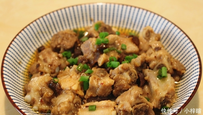 两个人的午餐,花了不到30块,荤素搭配很营养,关键还简单