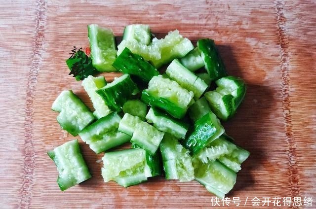 凉拌黄瓜|此菜每周吃一次,相当于给肠胃做一次大扫除,清肠刮油,好吃不贵
